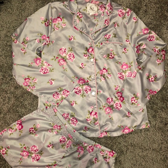 pj couture Other - Satin shorts pajamas 2 piece set